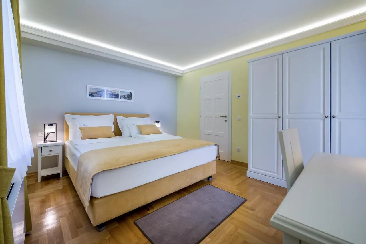 Hotel Domino Opatija 4*,  Kroatien
